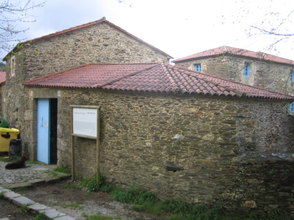 Albergue de Ribadiso da Baixo